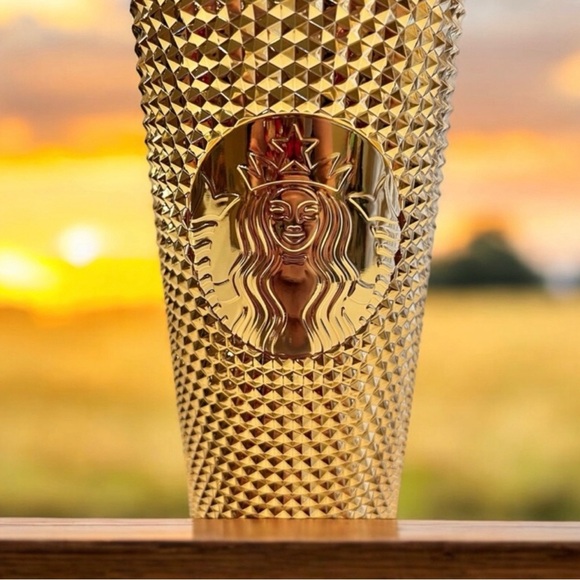 Las Vegas Golden Venti coffee cup You can only get this in Vegas baby! Lucky cup - Picture 4 of 16